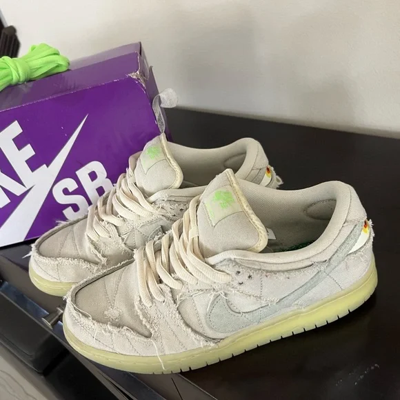 Nike SB Mummy Cream and Light Green Sneakers - Picture 4 of 13